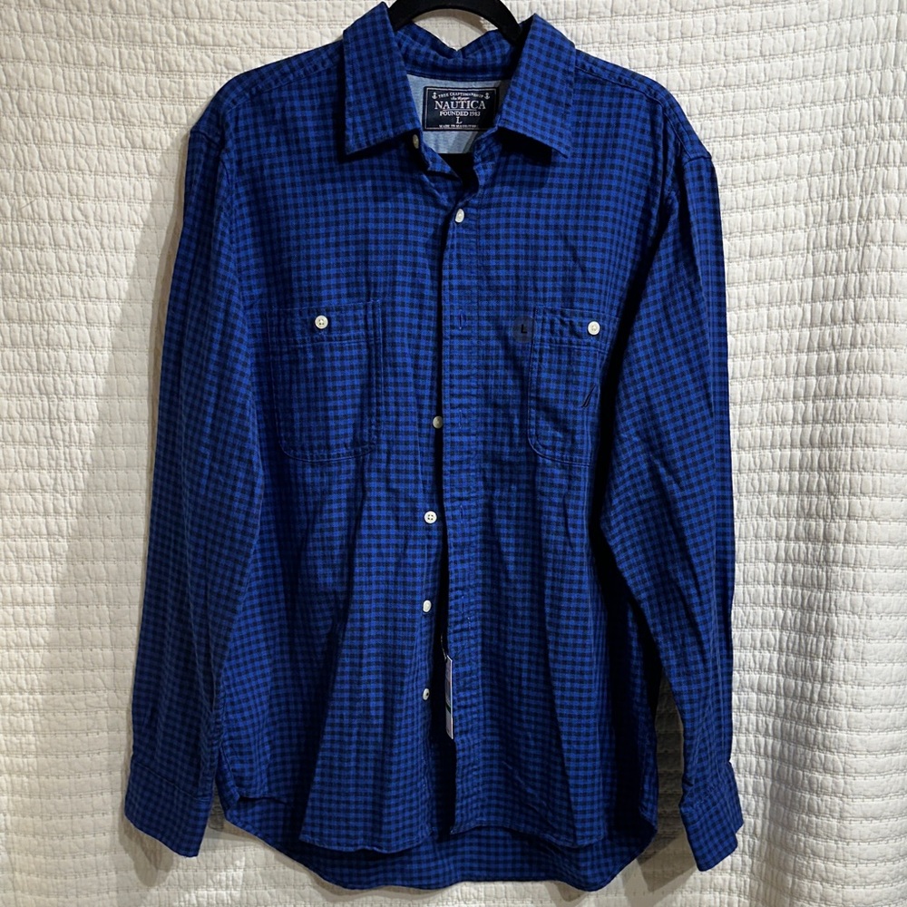 Nautica Checkered Blue Button Down Shirt Size Large
MSRP $54.50 NWT